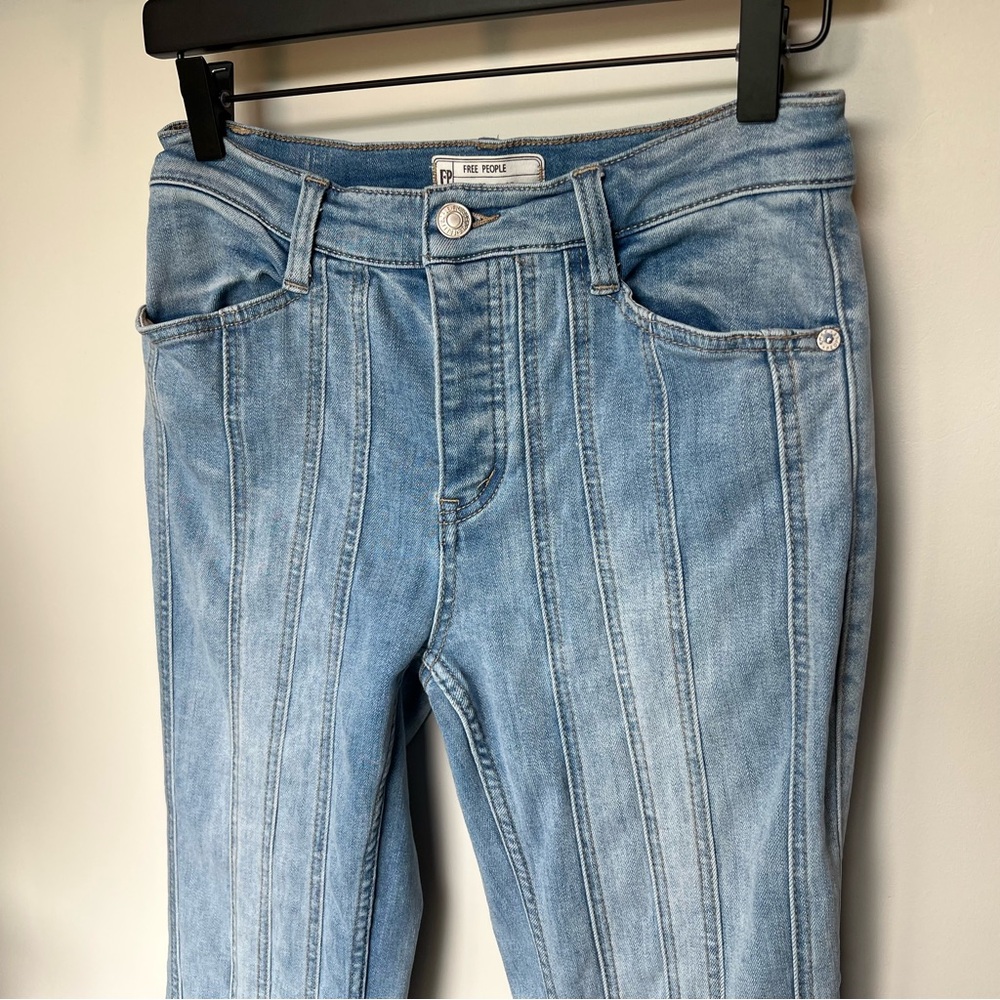 Free People Women's So Many Seams Flare Jeans - size 27 - Picture 8 of 11